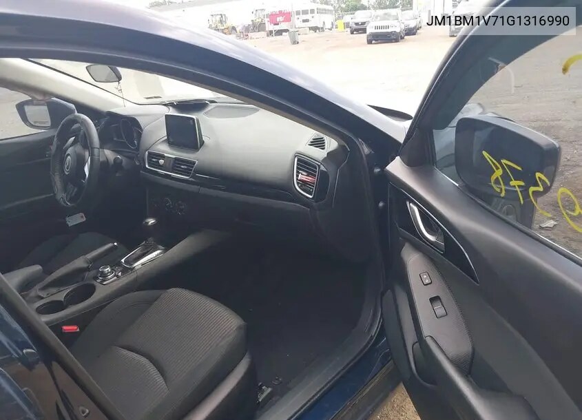 Vehicle view 5